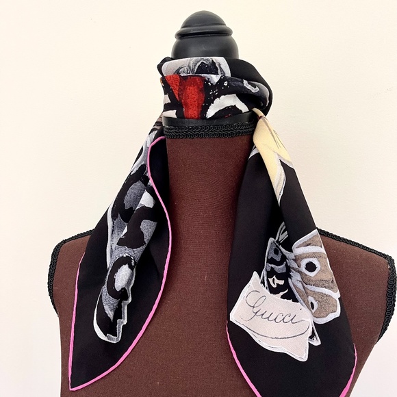 New Gucci Logo Kris Knight Butterfly Flora Black Silk Scarf with Gucci Gift Box - Picture 9 of 14